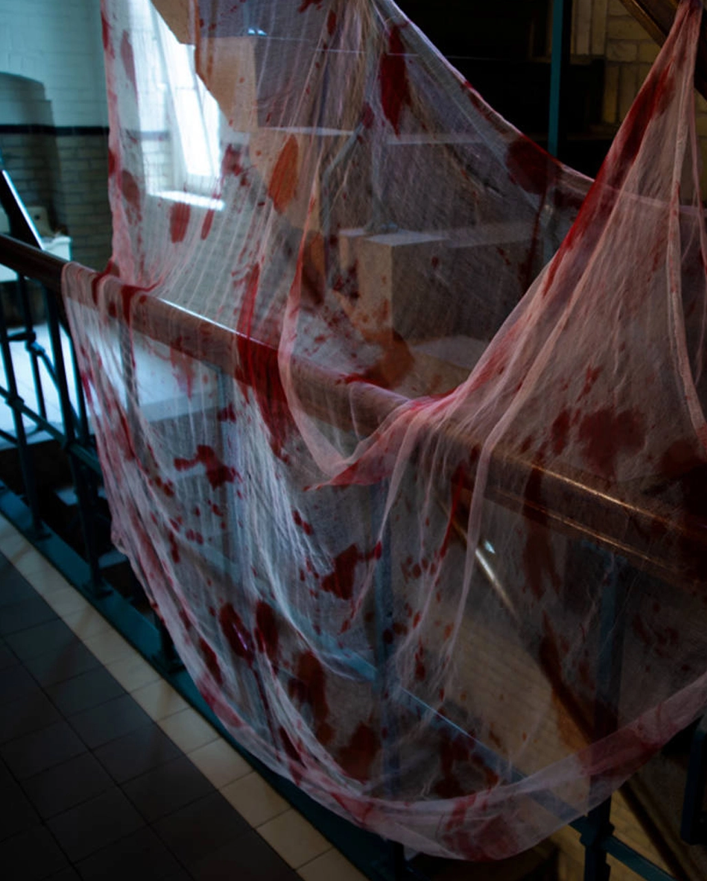Blutiges Lumpen Tuch & Dekonetz 250x200cm 2 Blutiges Lumpen Tuch & Dekonetz 250x200cm – Bild 2